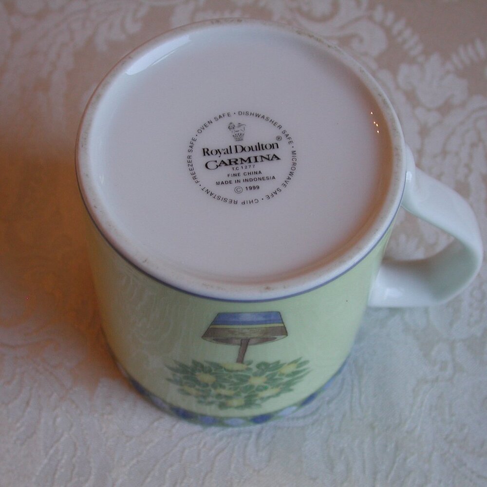 NWOT 2 Royal Doulton 1999 Carmina Indonesia Fine China Lemon Tree Topiary mugs - Picture 4 of 4